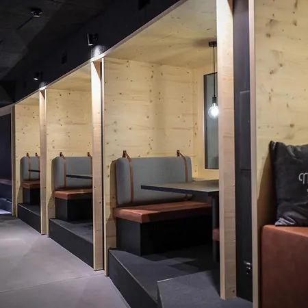 Revier Mountain Hotel *